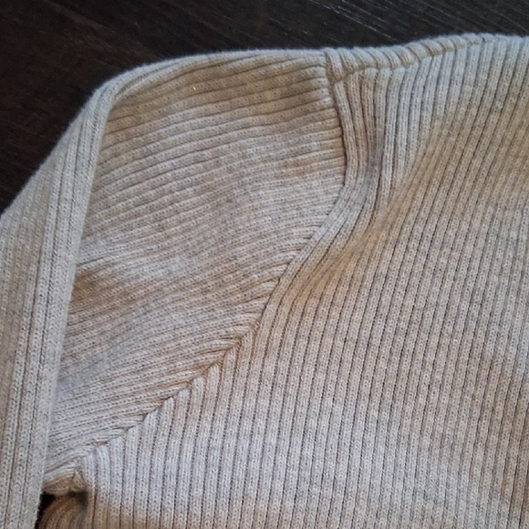Brandy Melville Light Gray Ribbed Cardigan - Picture 4 of 6